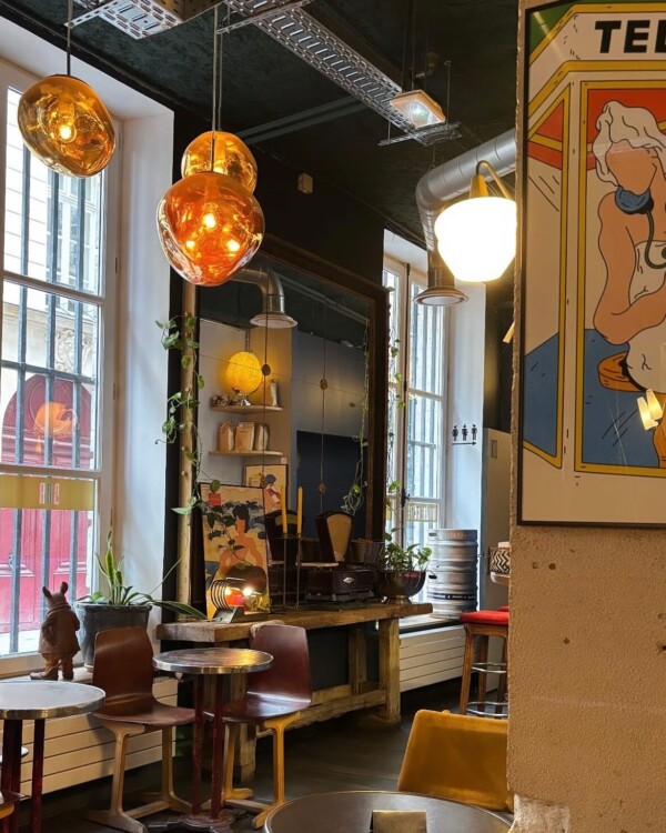 DUMP FÉVRIER 🌶️1-EXPO DU MOMENT capucinemattiussi_
2-CHEFFES LOVES 🤍
3-DU BRIE EN VEUX-TU EN VOILÀ
4-VOS AVIS QUI RÉCHAUFFE NOS PETITS CŒURS 🫰
5-BRUNCH COLOR FULL & VÉGÉ
6-COCKTAILS MEETING
7-LES DÉGUSTES VIN NAT W/ iroma
8- 🥦 ALWAYS!
9-DES LYS POUR LA ST VALENTIN
10-LE SOLEIL ARRIVE (SPRING J-20)